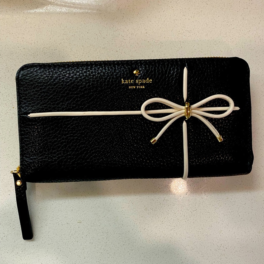 NWT Kate Spade Black/White Ribbon Bow Wallet